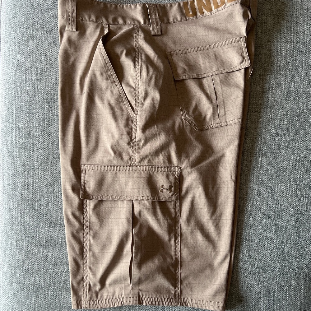 Under Armour Cargo shorts